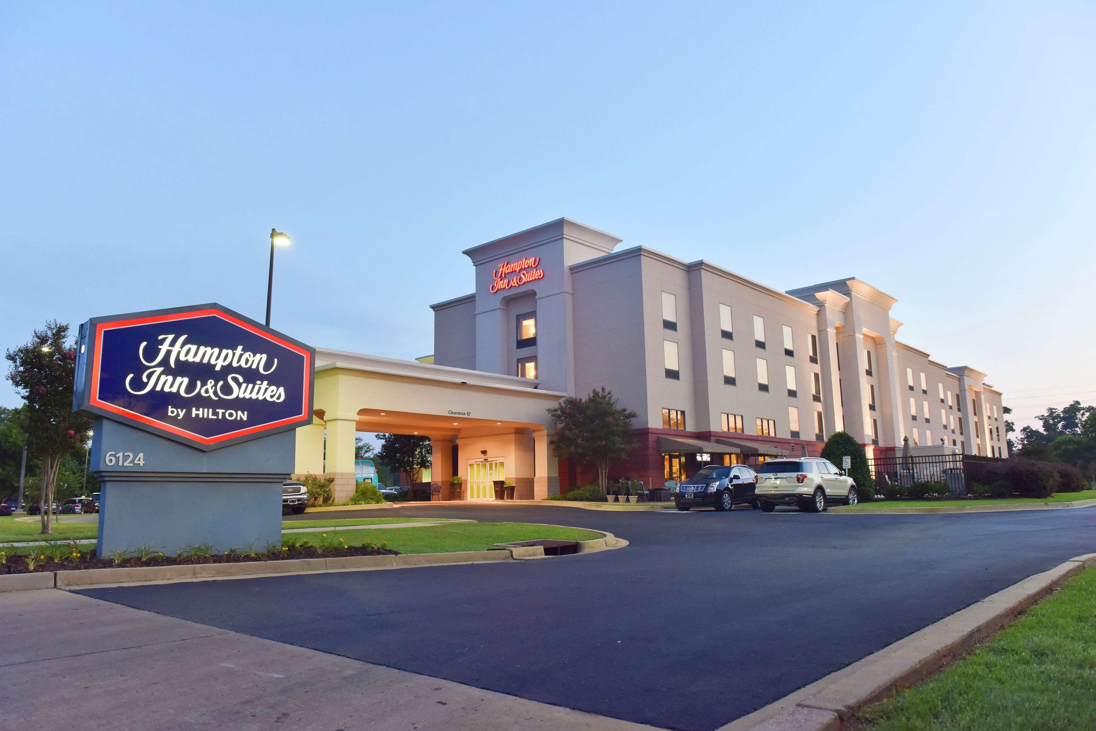 Hampton Inn & Suites Alexandria Exterior photo
