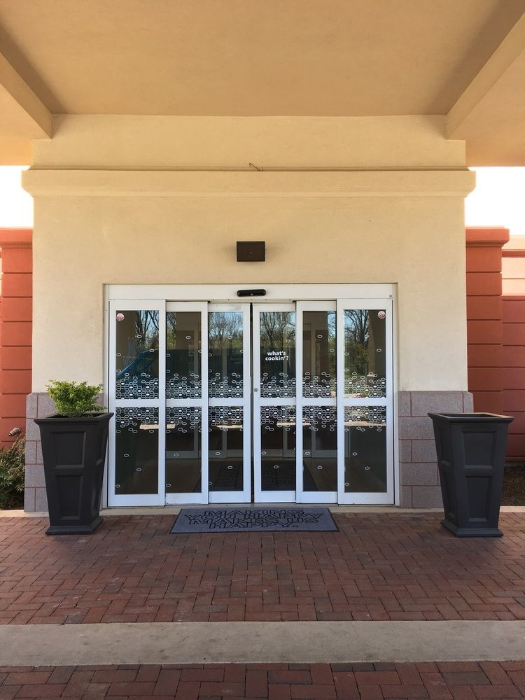 Hampton Inn & Suites Alexandria Exterior photo